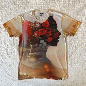 Into The AM Graphic Print T-Shirt Women Silhouette Floral Red Size L